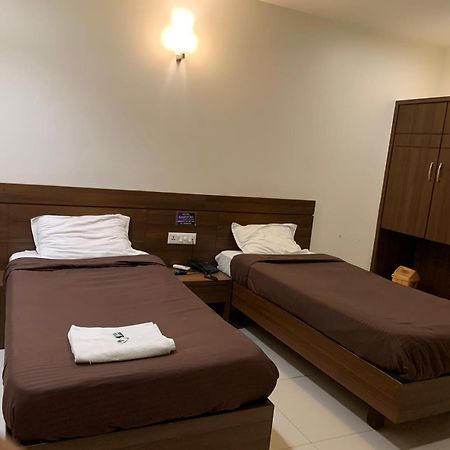 Hotel Sahyog Padra  Eksteriør bilde